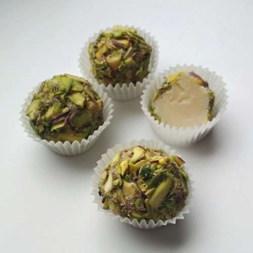 трюфель с пармезаном в фисташках